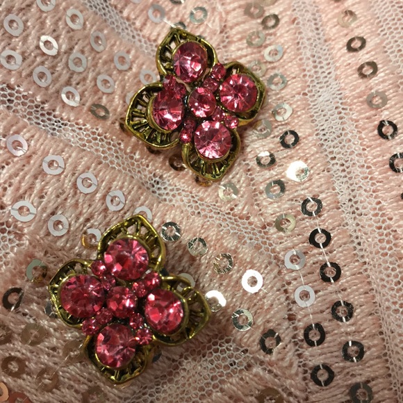 New VOGUE GOLD And PINK Hot pink sparkle pierced stud earrings crystals - Picture 4 of 6